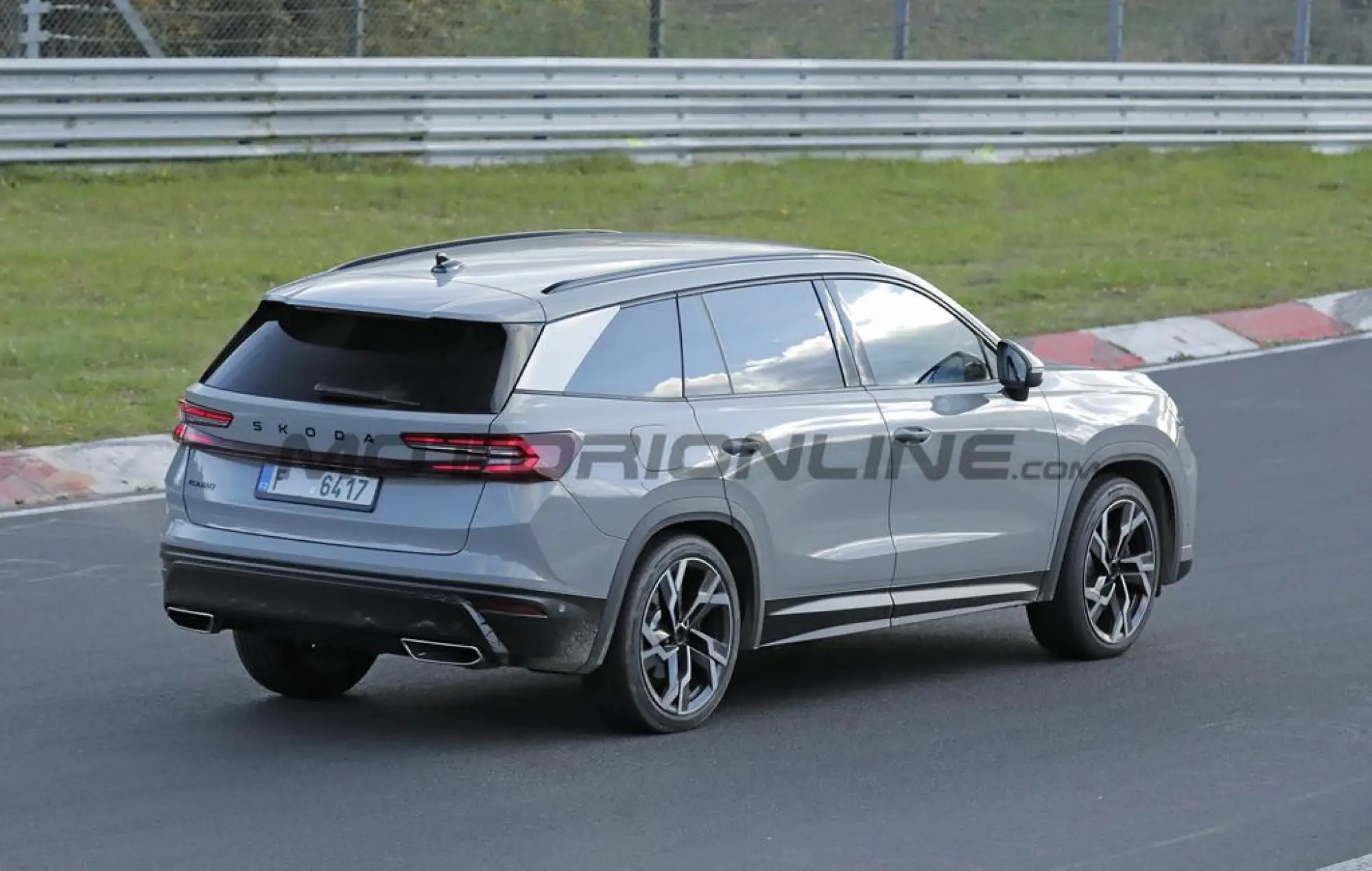 Skoda Kodiaq RS - Foto spia 23-10-2024 - 9