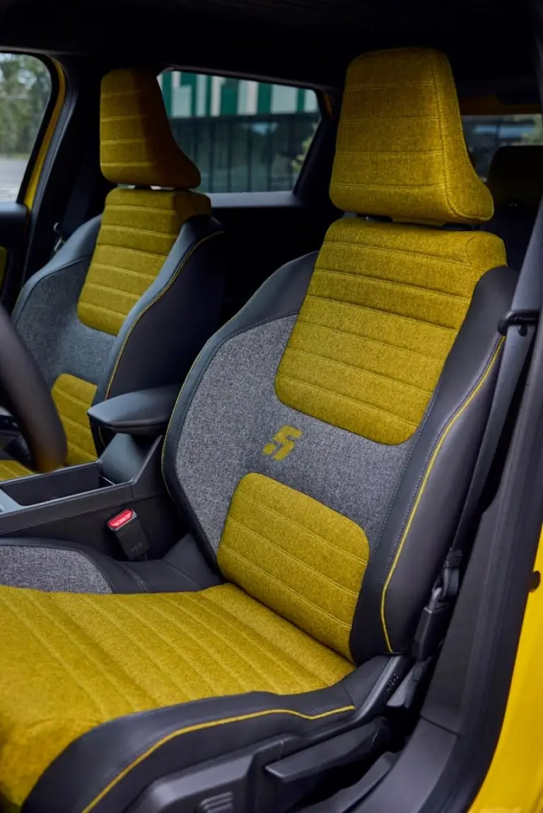 Renault 5 e tech prova su strada - 18