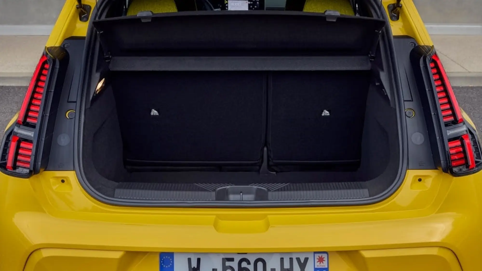 Renault 5 e tech prova su strada - 17