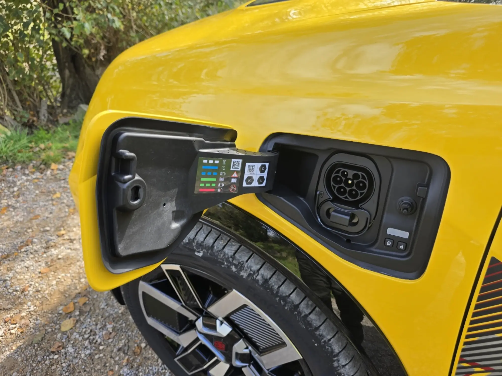 Renault 5 e tech prova su strada - 5