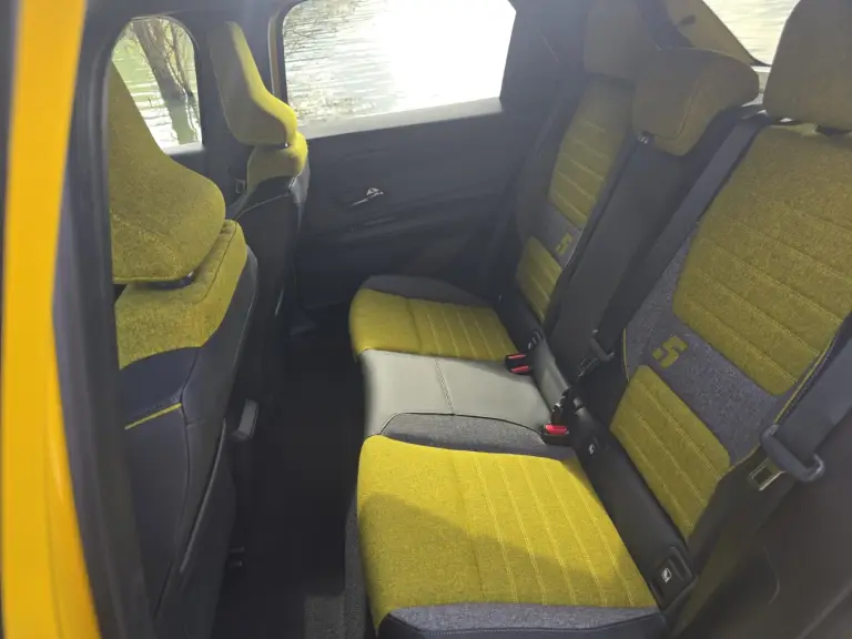 Renault 5 e tech prova su strada - 7