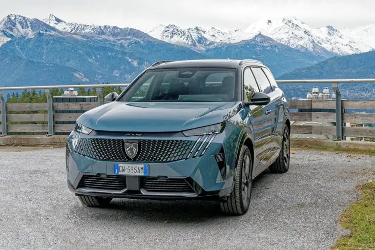 Peugeot E-5008 - Crans-Montana - 1