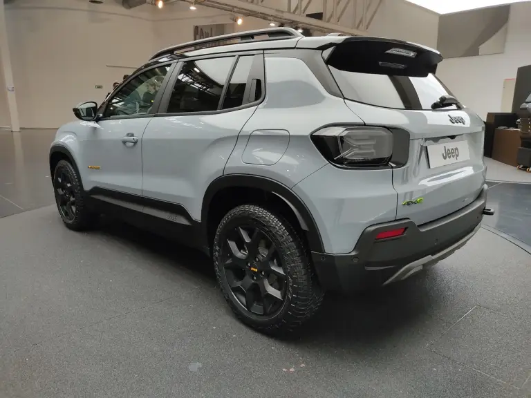Jeep Avenger 4xe The North Face Edition - Foto live - 14