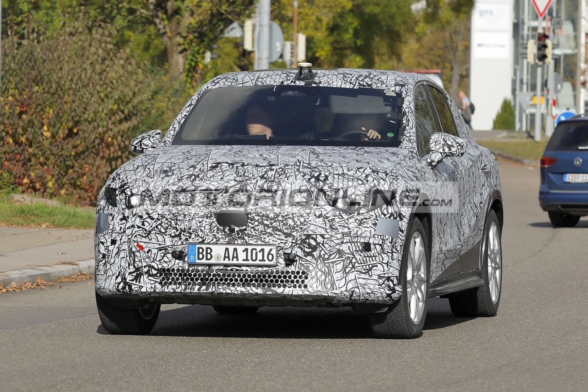 Mercedes GLC EV - Foto spia 31-10-2024 - 1
