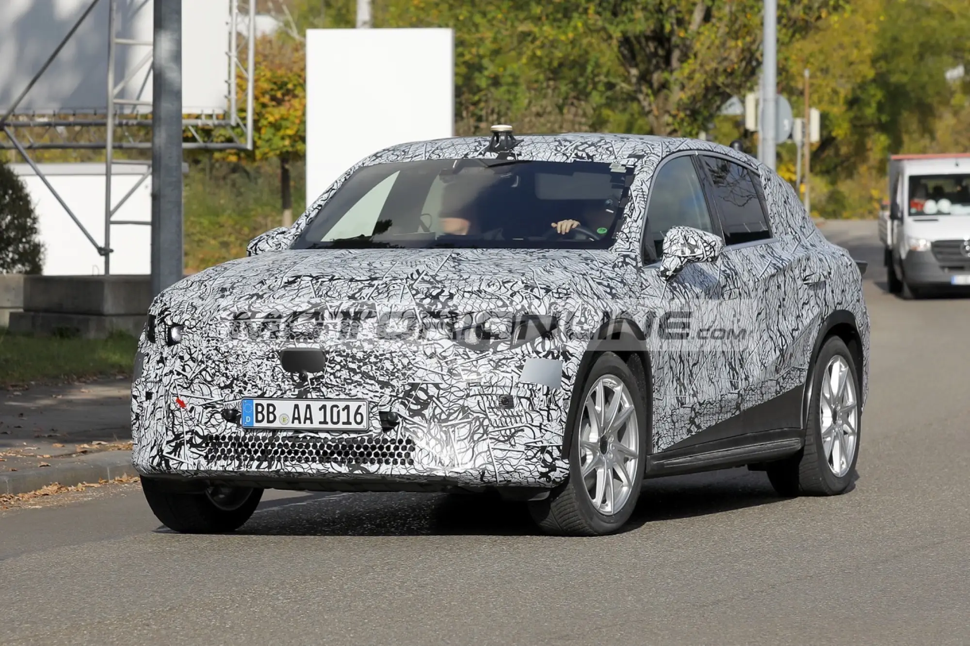 Mercedes GLC EV - Foto spia 31-10-2024 - 5