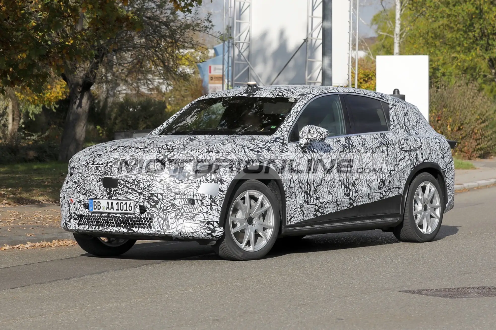 Mercedes GLC EV - Foto spia 31-10-2024 - 3