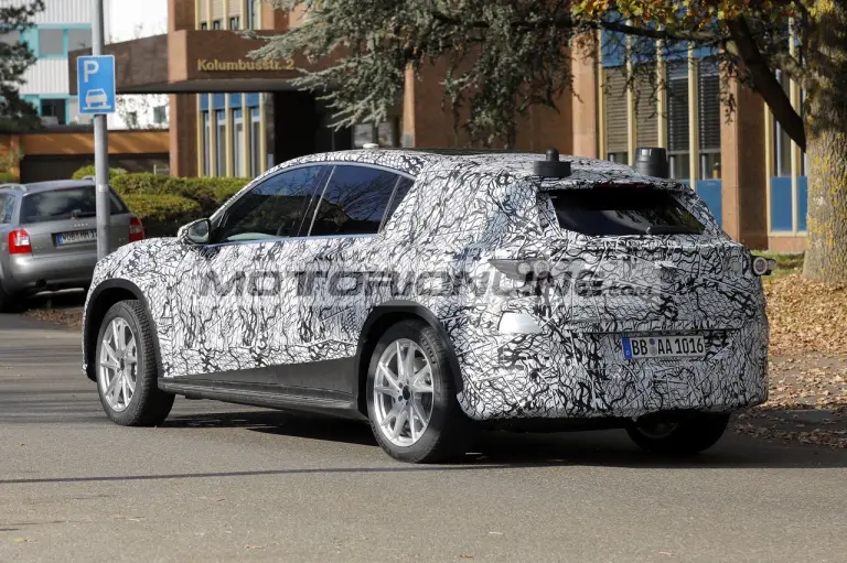 Mercedes GLC EV - Foto spia 31-10-2024 - 8