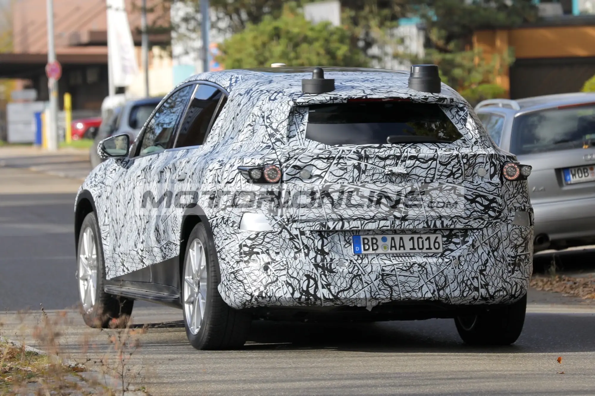 Mercedes GLC EV - Foto spia 31-10-2024 - 9