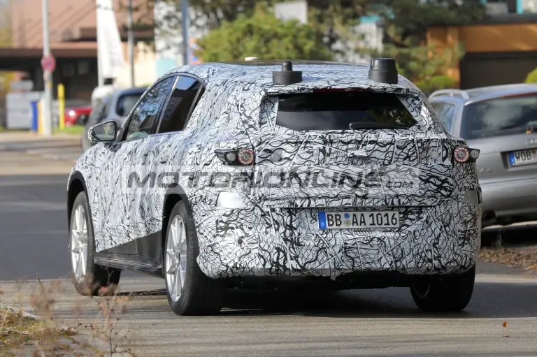 Mercedes GLC EV - Foto spia 31-10-2024 - 9