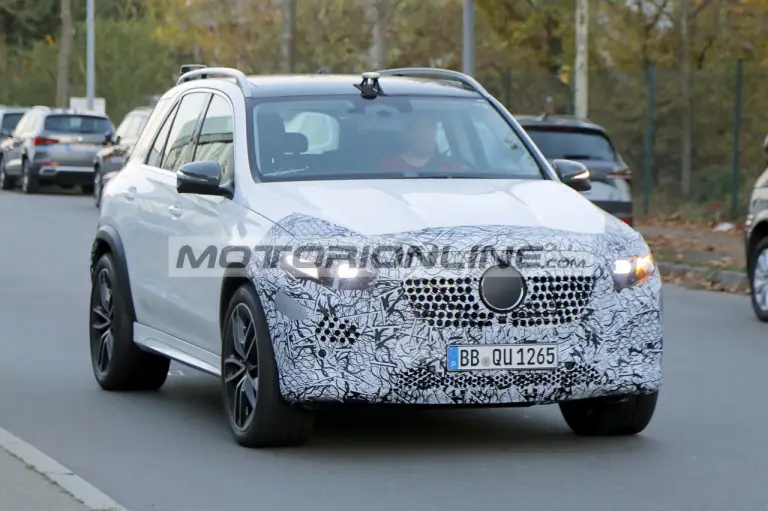 Mercedes GLE 2025 - Foto spia 6-11-2024 - 1