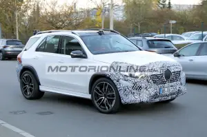 Mercedes GLE 2025 - Foto spia 6-11-2024 - 5