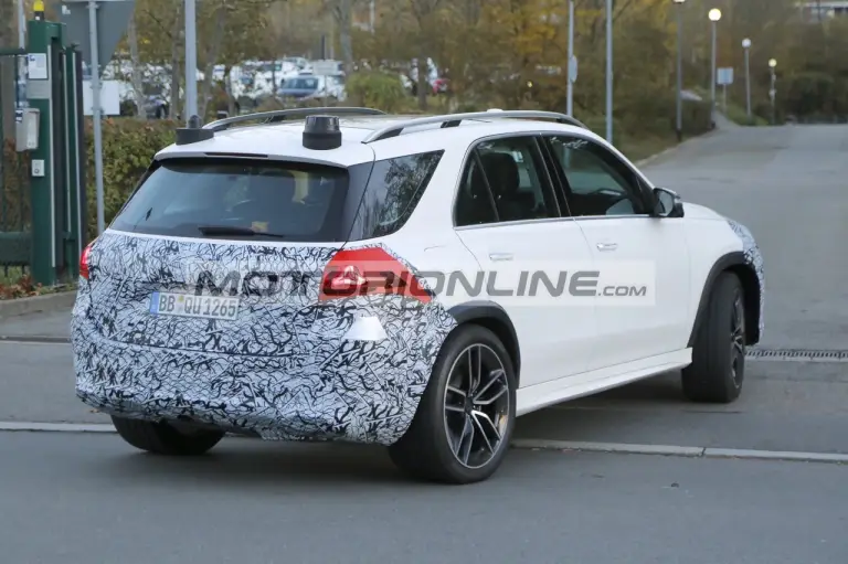 Mercedes GLE 2025 - Foto spia 6-11-2024 - 9