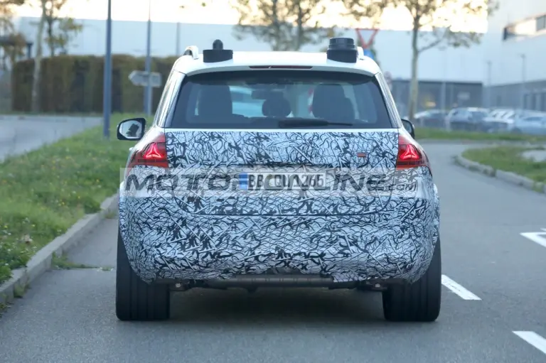 Mercedes GLE 2025 - Foto spia 6-11-2024 - 10