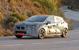 Renault Clio 2025 - Foto spia 07-11-2024 - 2