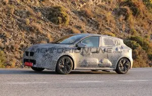 Renault Clio 2025 - Foto spia 07-11-2024 - 4