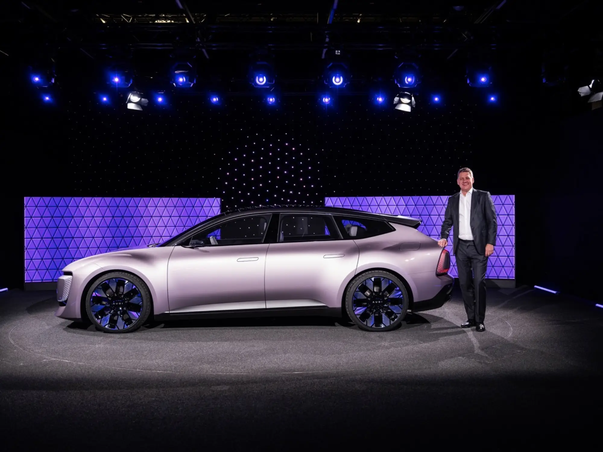 Audi nuovo logo EV per la Cina - 12
