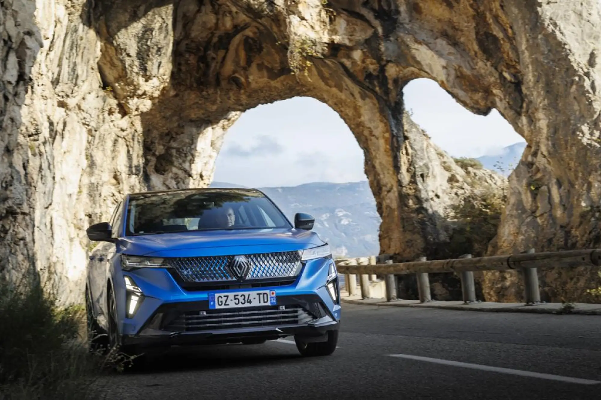 Renault Rafale E-Tech 4x4 - 23