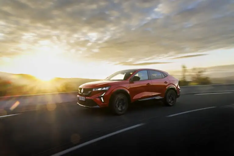 Renault Rafale E-Tech 4x4 - 90