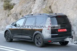 Dacia Jogger restyling - Foto spia 12-11-2024