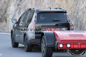 Dacia Jogger restyling - Foto spia 12-11-2024
