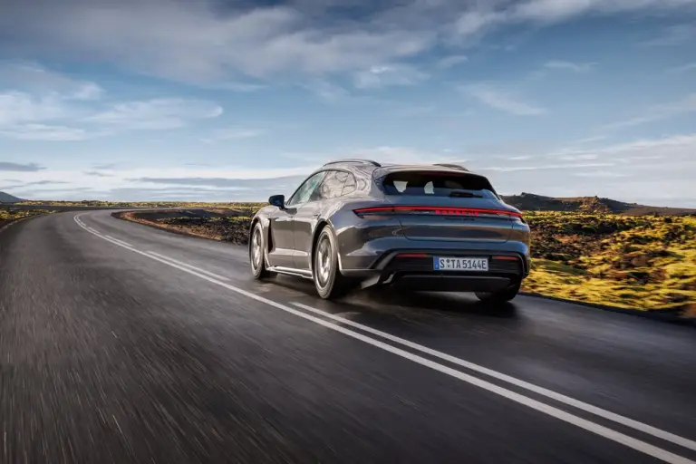 Porsche Taycan GTS e Taycan 4 2025 - 6