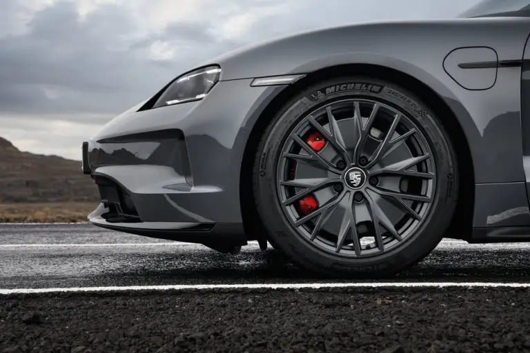 Porsche Taycan GTS e Taycan 4 2025 - 4