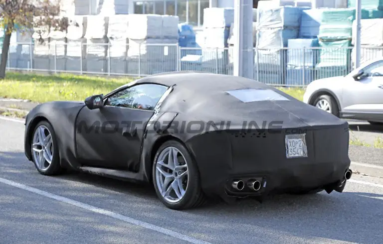 Ferrari Roma successore - Foto spia 14-11-2024 - 11