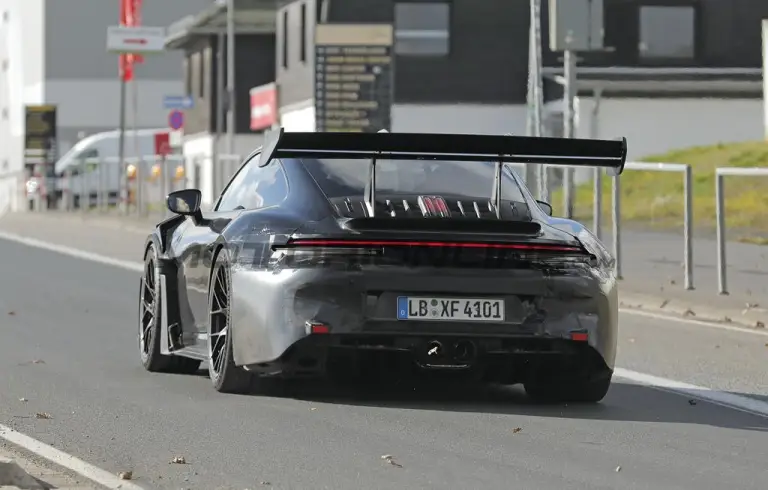 Porsche 911 GT3 RS 2025 - Foto spia 14-11-2024 - 9