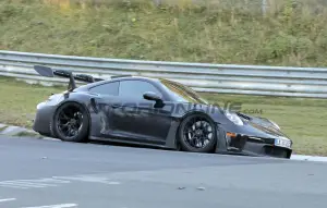 Porsche 911 GT3 RS 2025 - Foto spia 14-11-2024 - 17