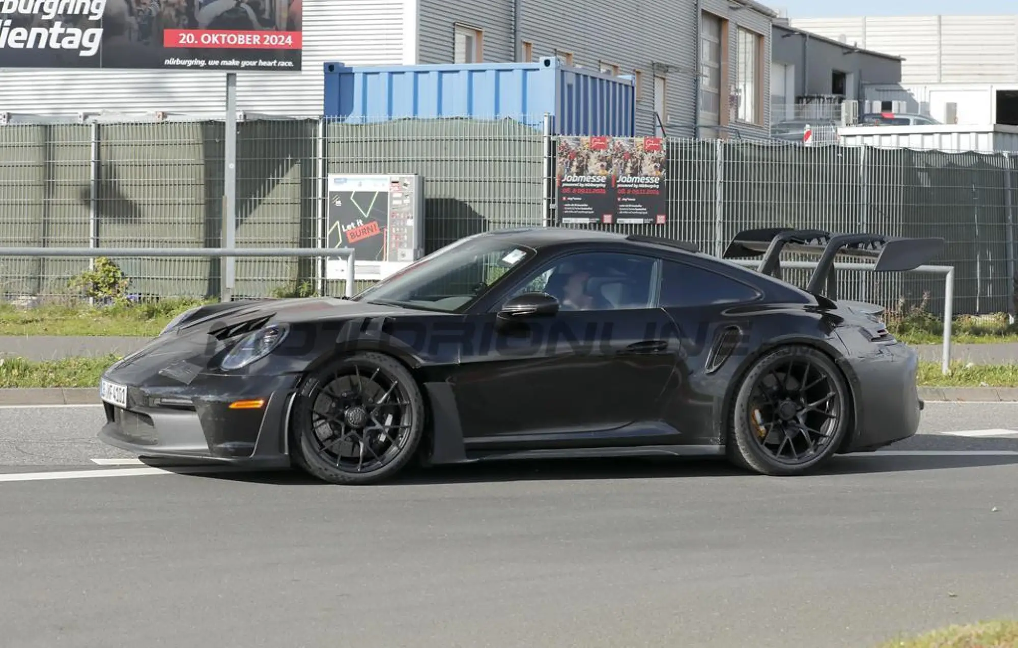Porsche 911 GT3 RS 2025 - Foto spia 14-11-2024 - 5