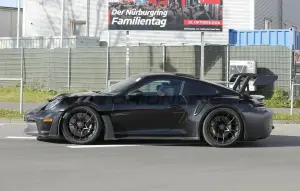 Porsche 911 GT3 RS 2025 - Foto spia 14-11-2024 - 4