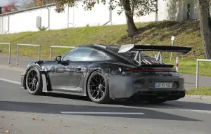 Porsche 911 GT3 RS 2025 - Foto spia 14-11-2024 - 7
