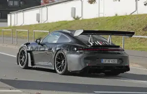 Porsche 911 GT3 RS 2025 - Foto spia 14-11-2024 - 15