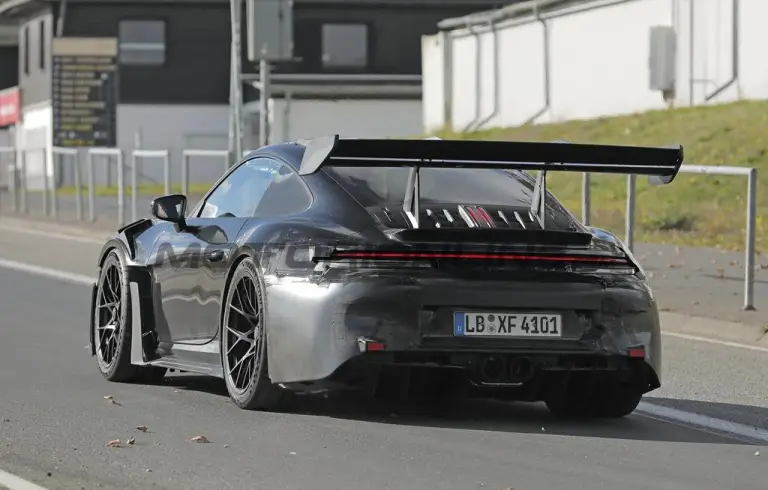 Porsche 911 GT3 RS 2025 - Foto spia 14-11-2024 - 8
