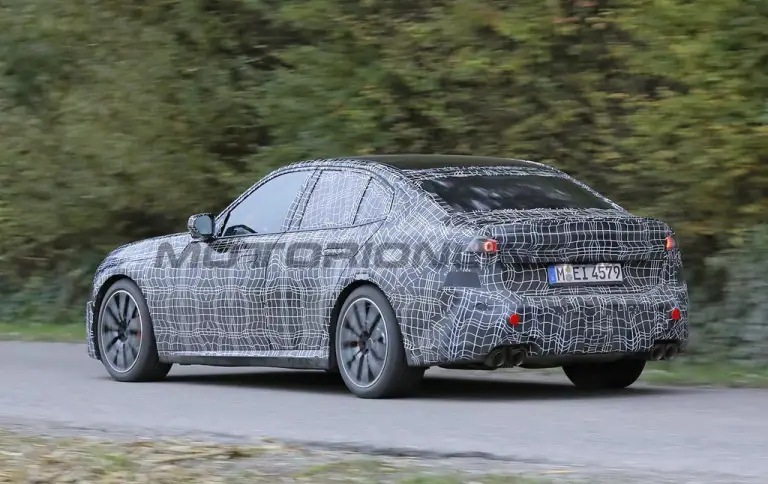 BMW Neue Klasse Sedan - Foto spia 14-11-2024 - 8
