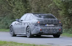 BMW Neue Klasse Sedan - Foto spia 14-11-2024 - 9