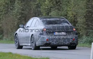 BMW Neue Klasse Sedan - Foto spia 14-11-2024 - 16