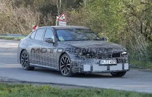 BMW Neue Klasse Sedan - Foto spia 14-11-2024 - 15