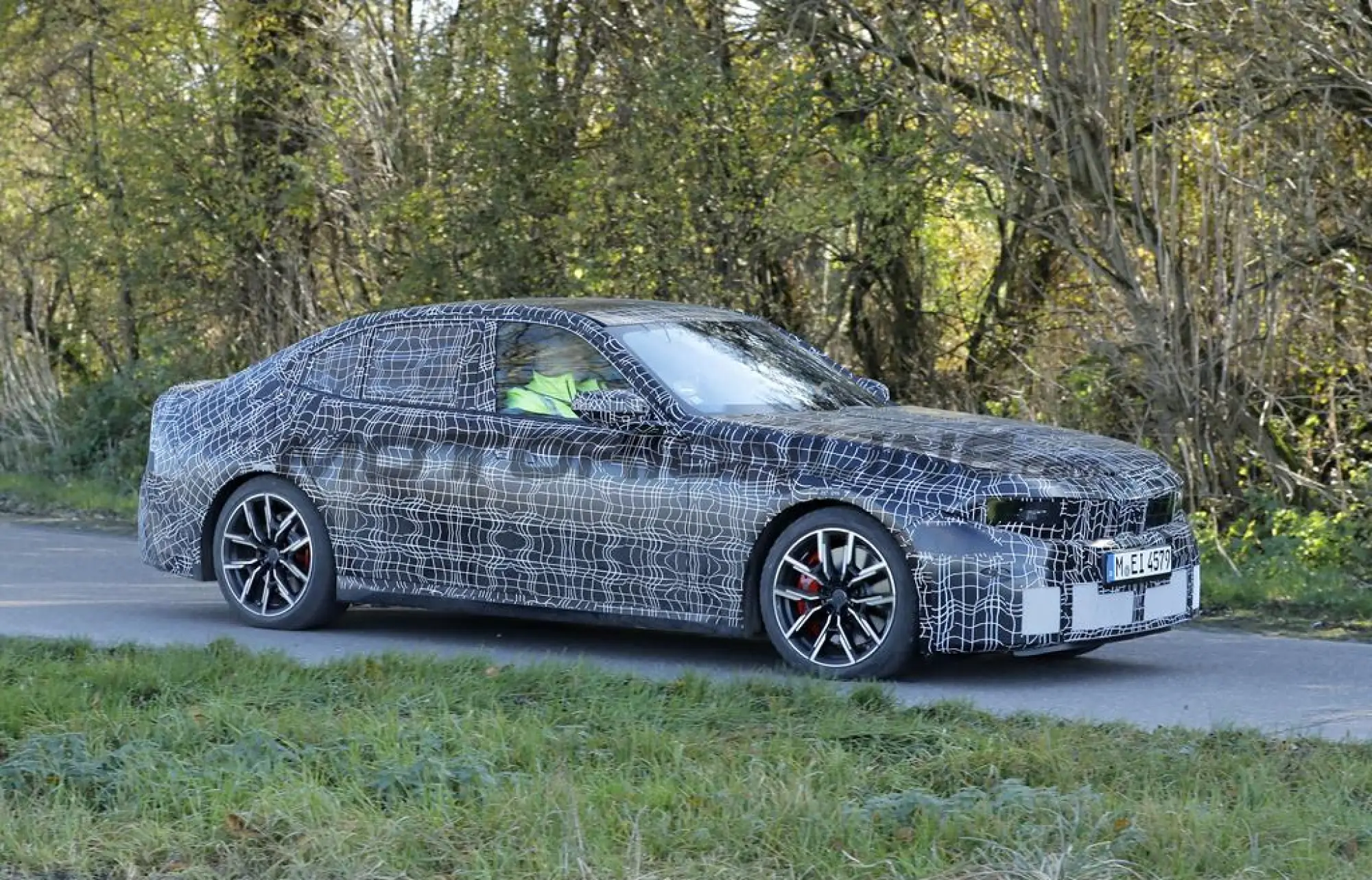 BMW Neue Klasse Sedan - Foto spia 14-11-2024 - 18