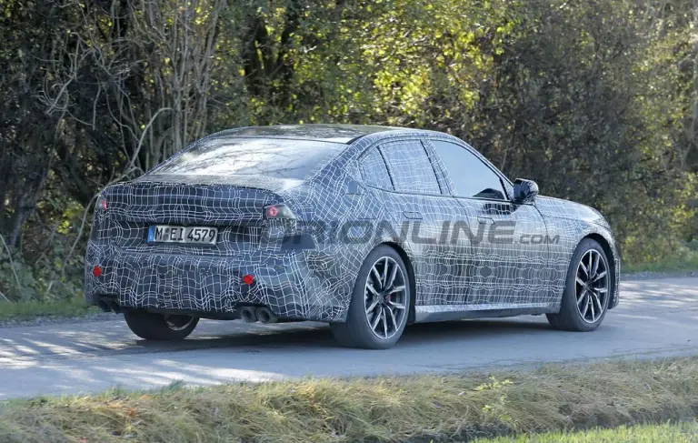 BMW Neue Klasse Sedan - Foto spia 14-11-2024 - 26