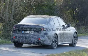 BMW Neue Klasse Sedan - Foto spia 14-11-2024 - 21