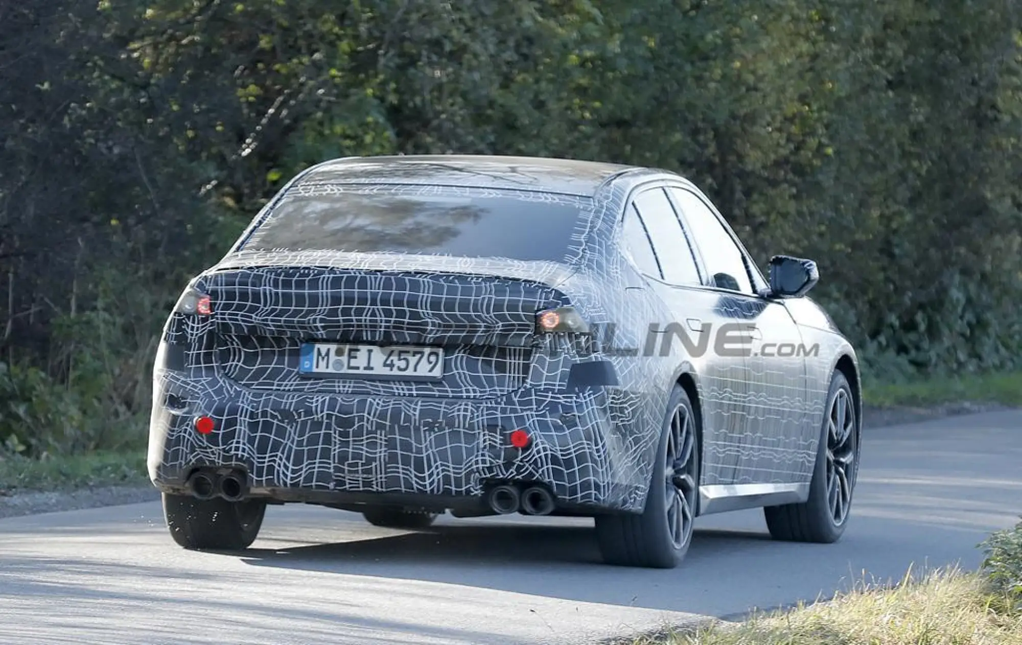 BMW Neue Klasse Sedan - Foto spia 14-11-2024 - 25