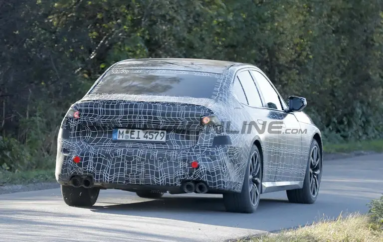 BMW Neue Klasse Sedan - Foto spia 14-11-2024 - 25
