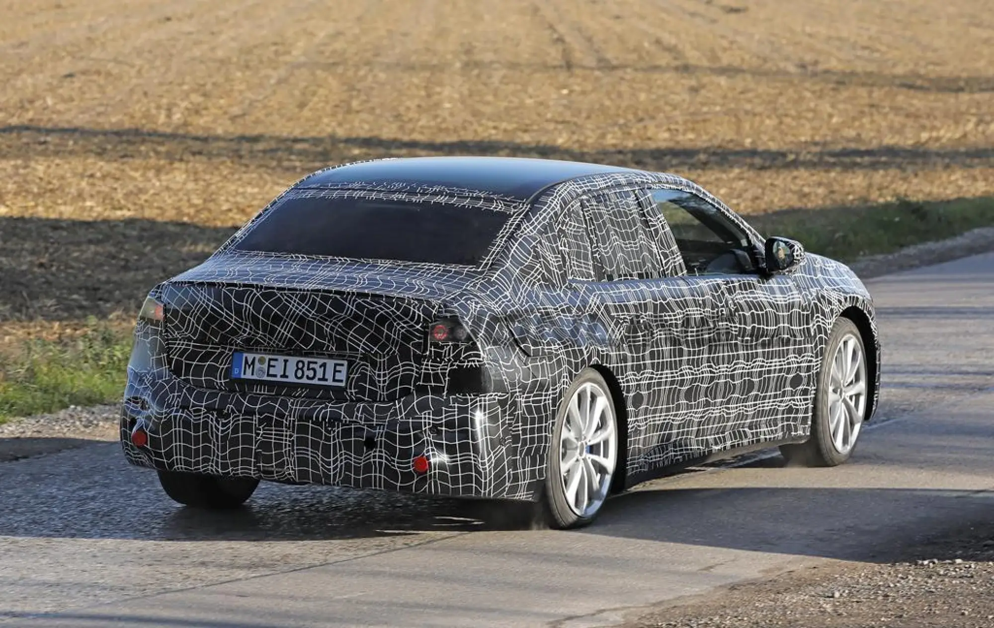 BMW Neue Klasse Sedan - Foto spia 14-11-2024 - 27