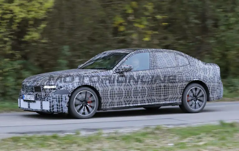 BMW Neue Klasse Sedan - Foto spia 14-11-2024 - 3