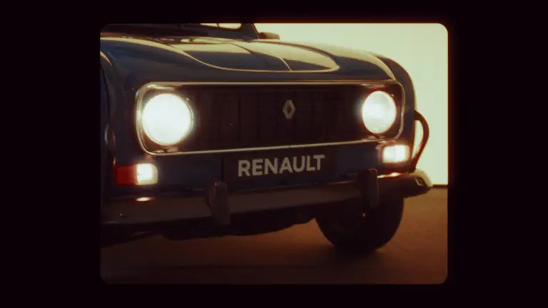 Renault 4 E-Tech Electric - Design calandra - 11