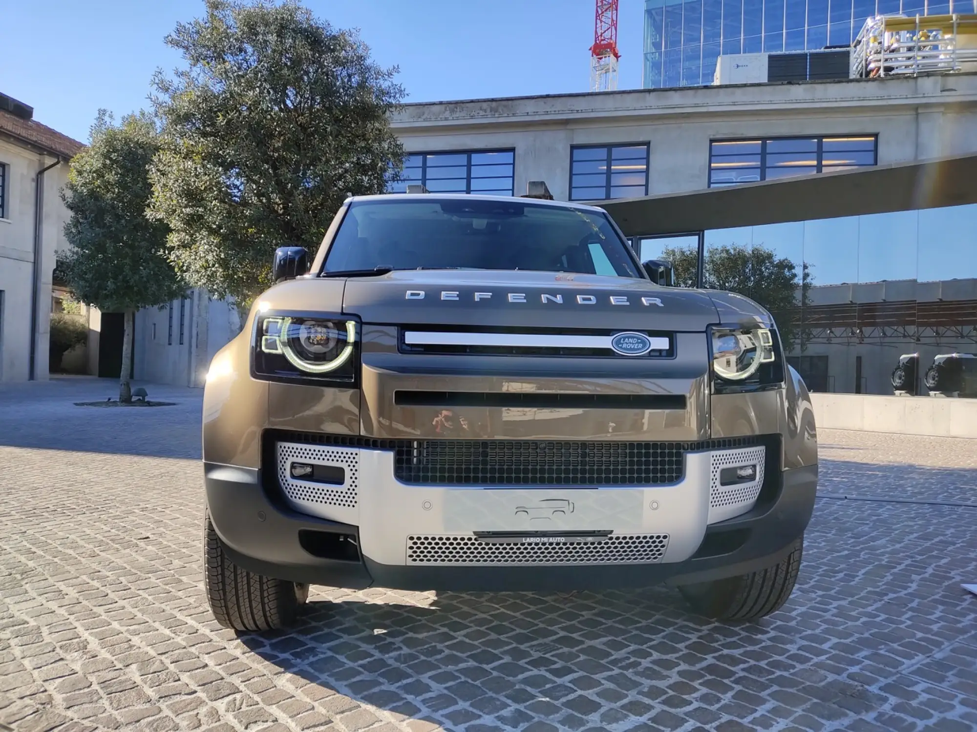 Land Rover Defender Nature Edition - Foto live Milano - 2