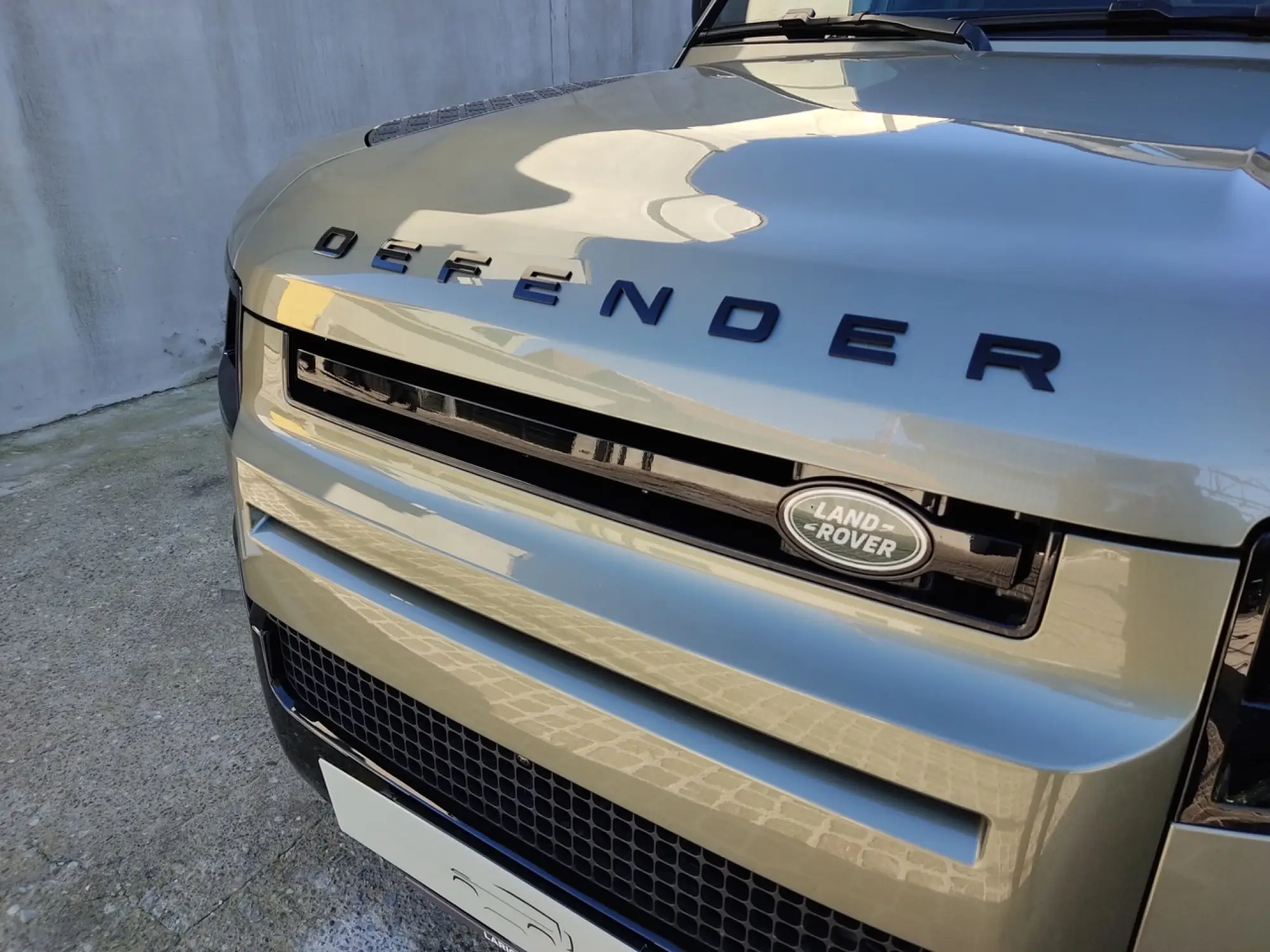 Land Rover Defender Nature Edition - Foto live Milano - 37