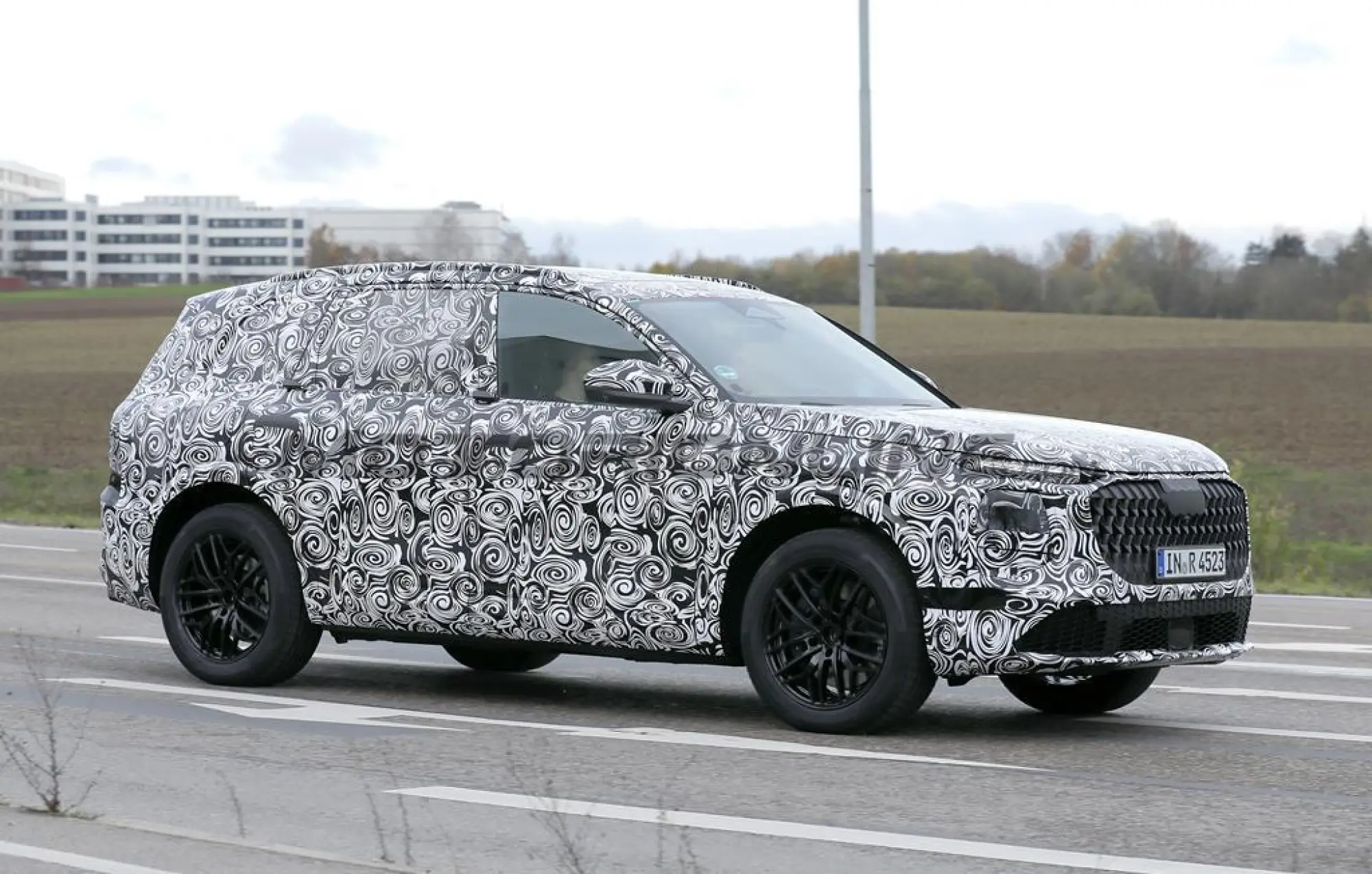 Audi Q7 2026 - Foto spia 25-11-2024 - 4