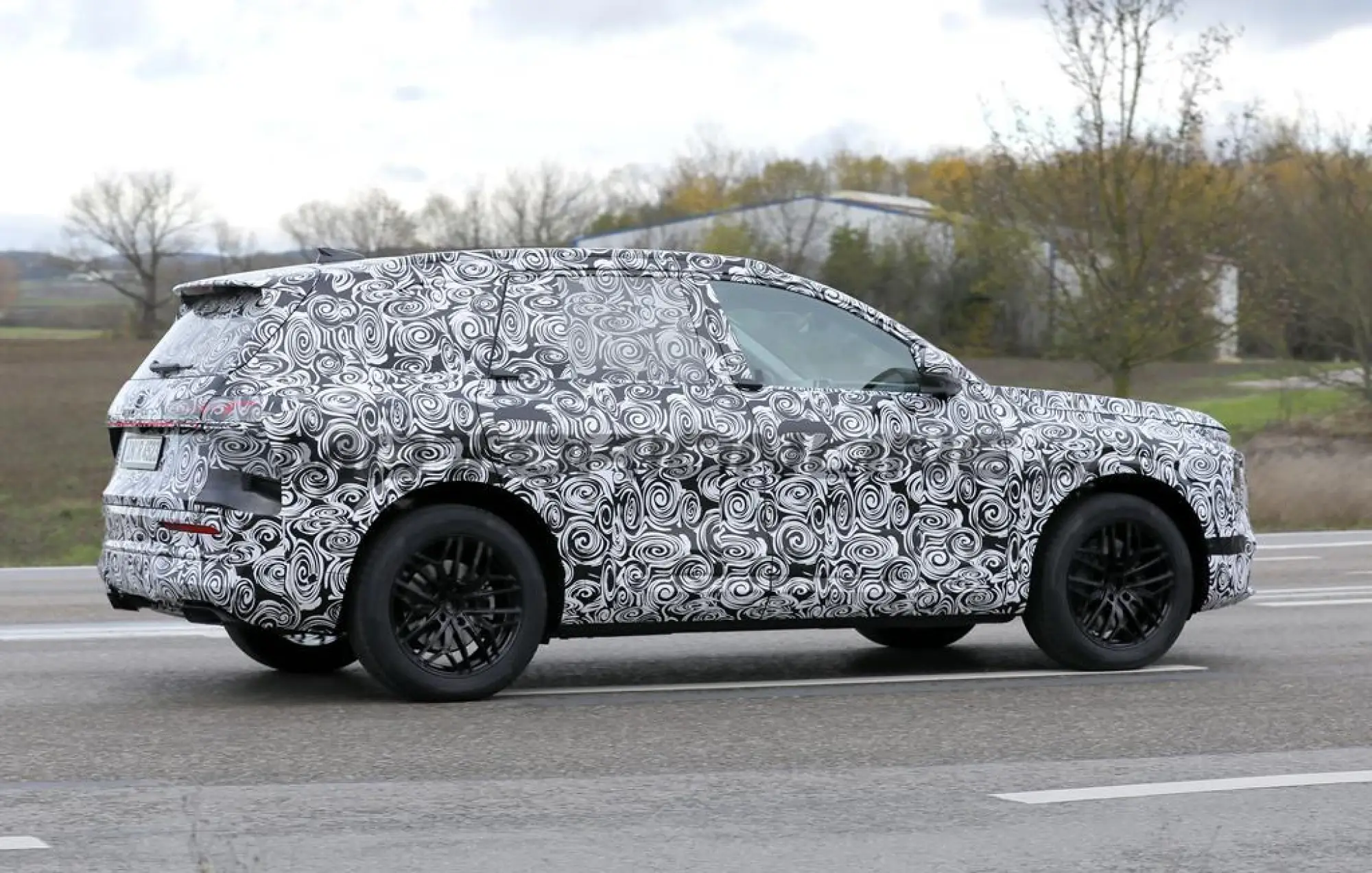 Audi Q7 2026 - Foto spia 25-11-2024 - 3